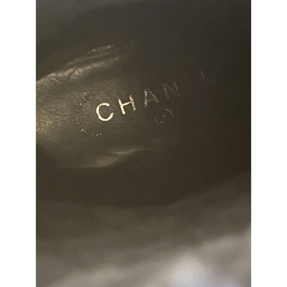 Chanel Coco Brown Matelasse Shearling Cap Toe Boots w Black Straps Silver Buckle - Picture 10 of 10
